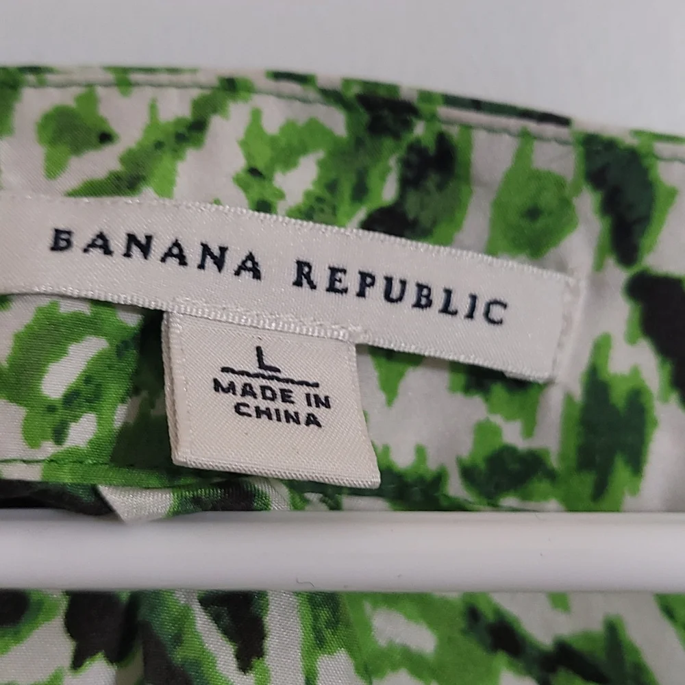 Banana Republic Women's  Silk Top Size Large - Picture 4 of 8